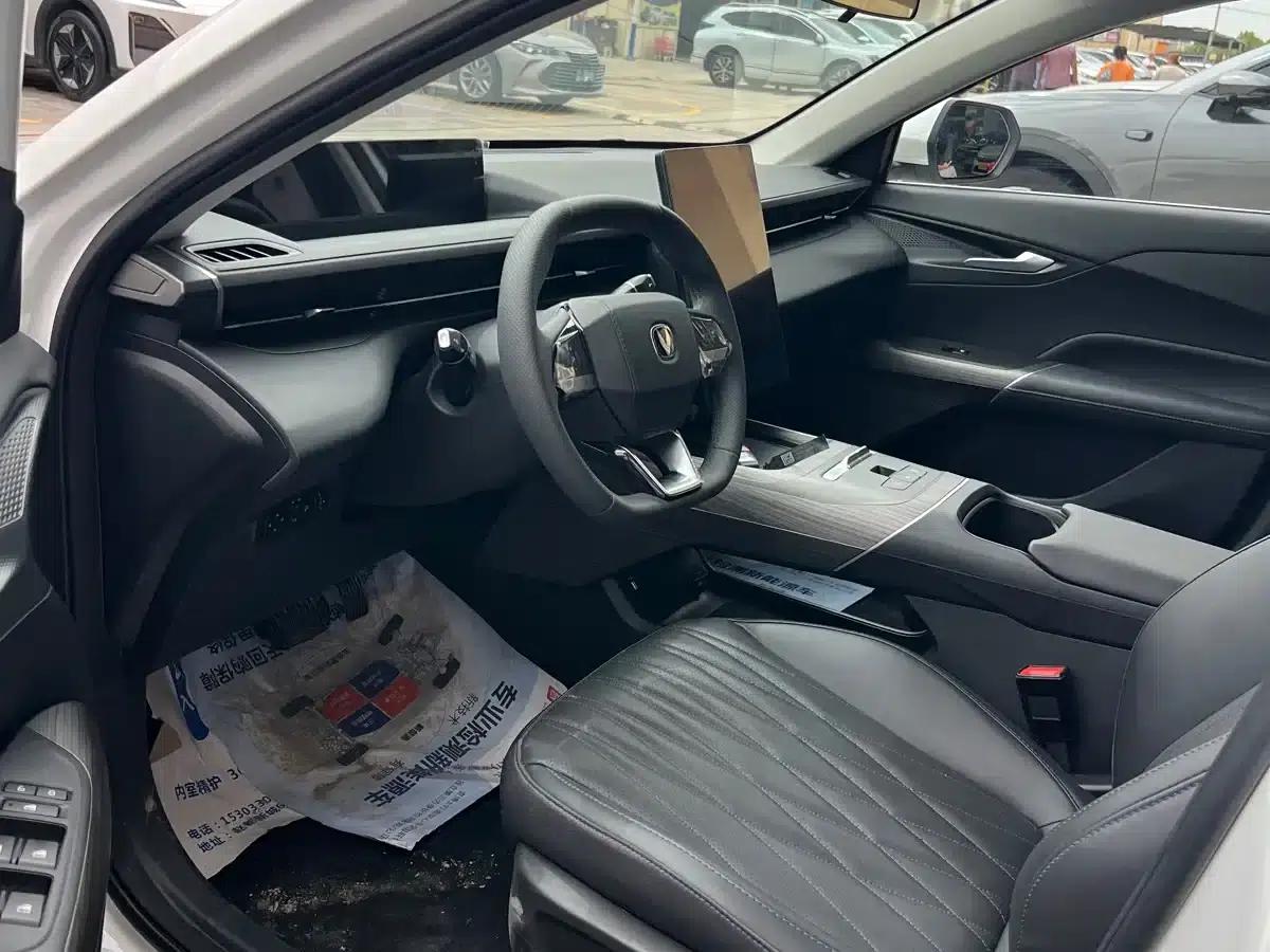 Changan Eado PHEV 2025 Smart Blue Whale 145KM Battleship Edition — миниатюра 4