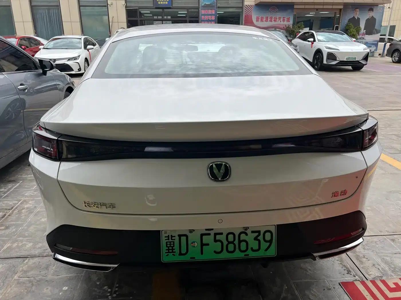 Changan Eado PHEV 2025 Smart Blue Whale 145KM Battleship Edition — миниатюра 9