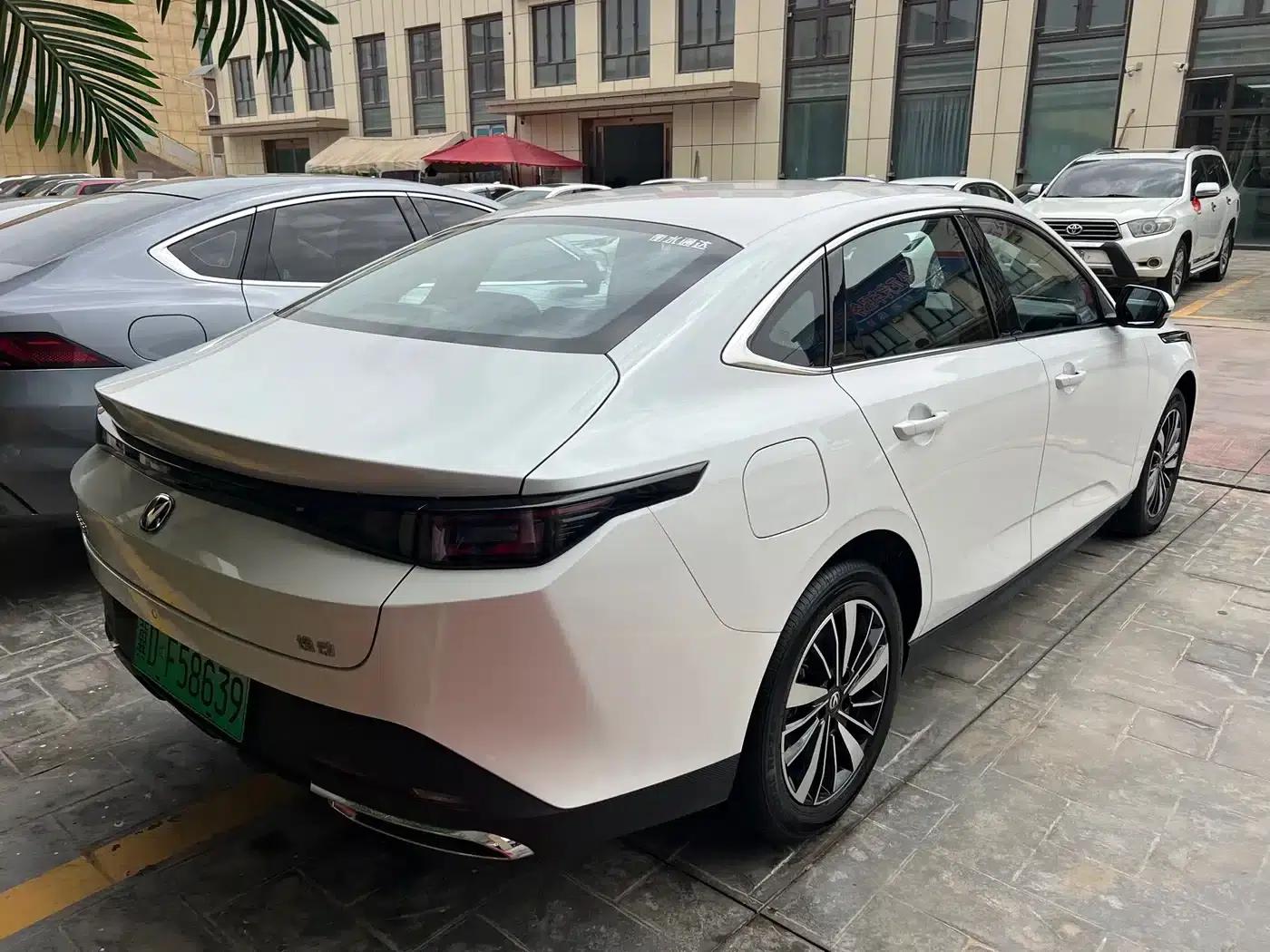 Changan Eado PHEV 2025 Smart Blue Whale 145KM Battleship Edition — миниатюра 10