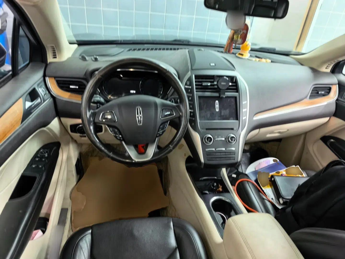 Lincoln MKC 2014 2.0T Four-Wheel Drive Prestige Edition — миниатюра 9