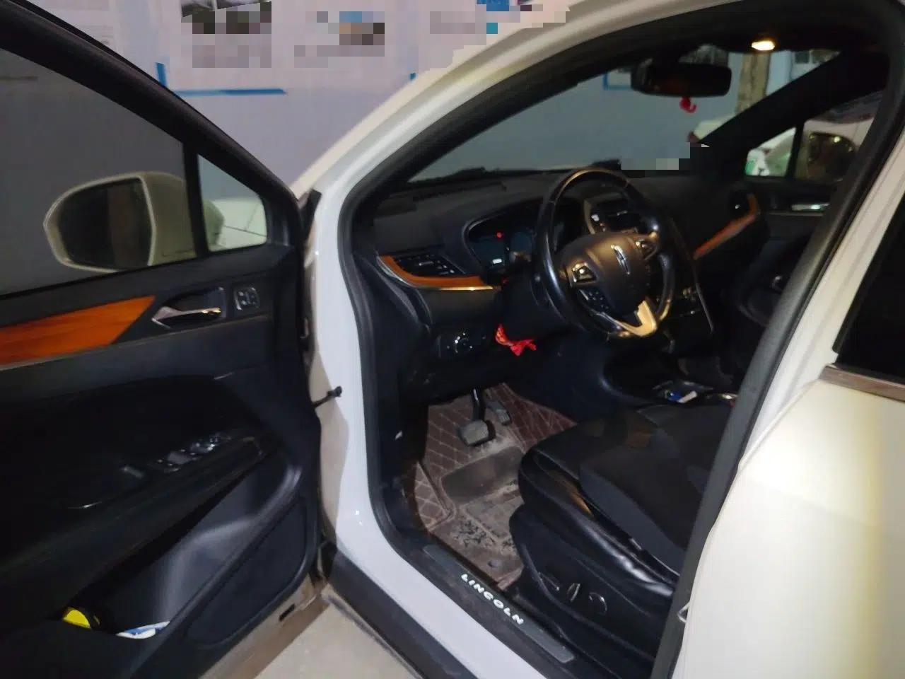 Lincoln MKC 2014 2.0T Four-Wheel Drive Luxury Edition — миниатюра 16