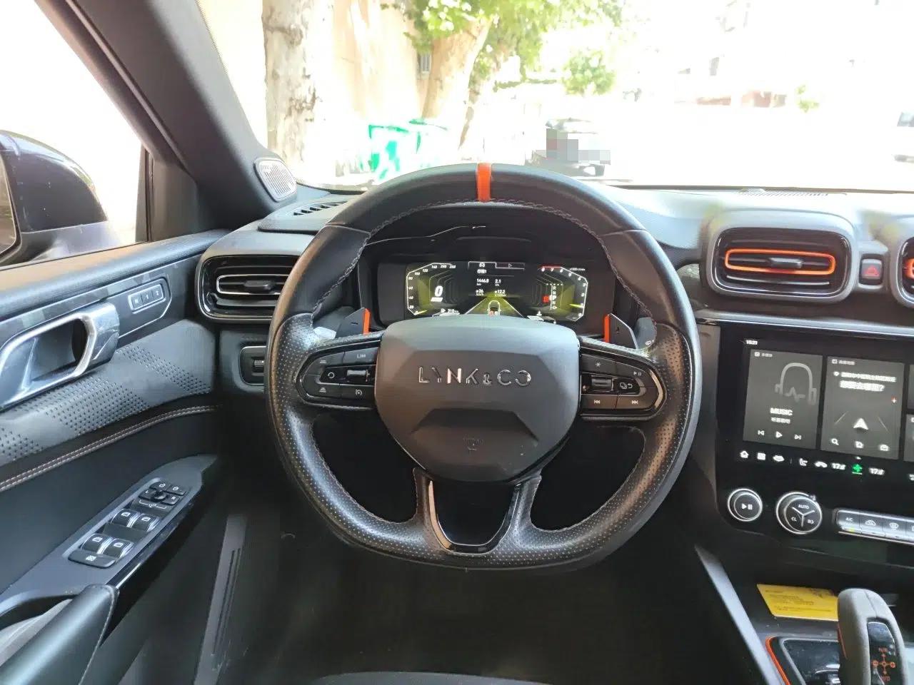 Lynk & Co 02 Hatchback 2021 2.0TD Halo Driving Control Kit Edition — миниатюра 10