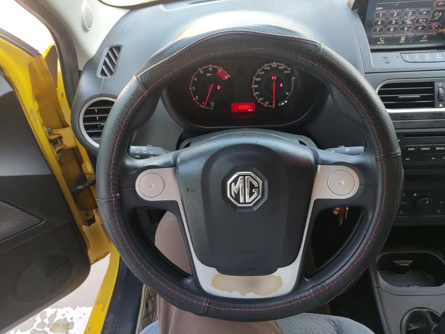 MG 3 2014 1.3L Manual Comfort Edition — миниатюра 13