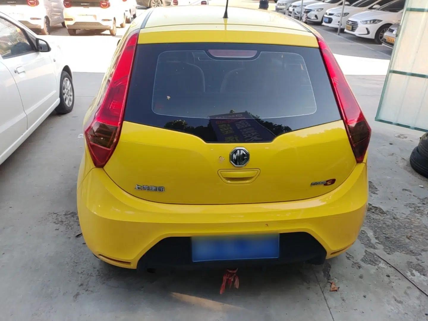 MG 3 2014 1.3L Manual Comfort Edition — миниатюра 5
