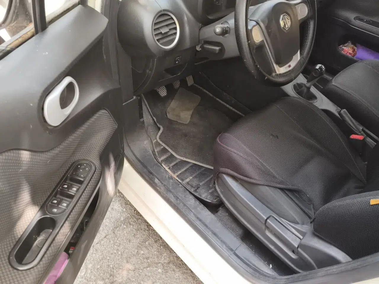 MG 3 2014 1.3L Manual Comfort Edition — миниатюра 16