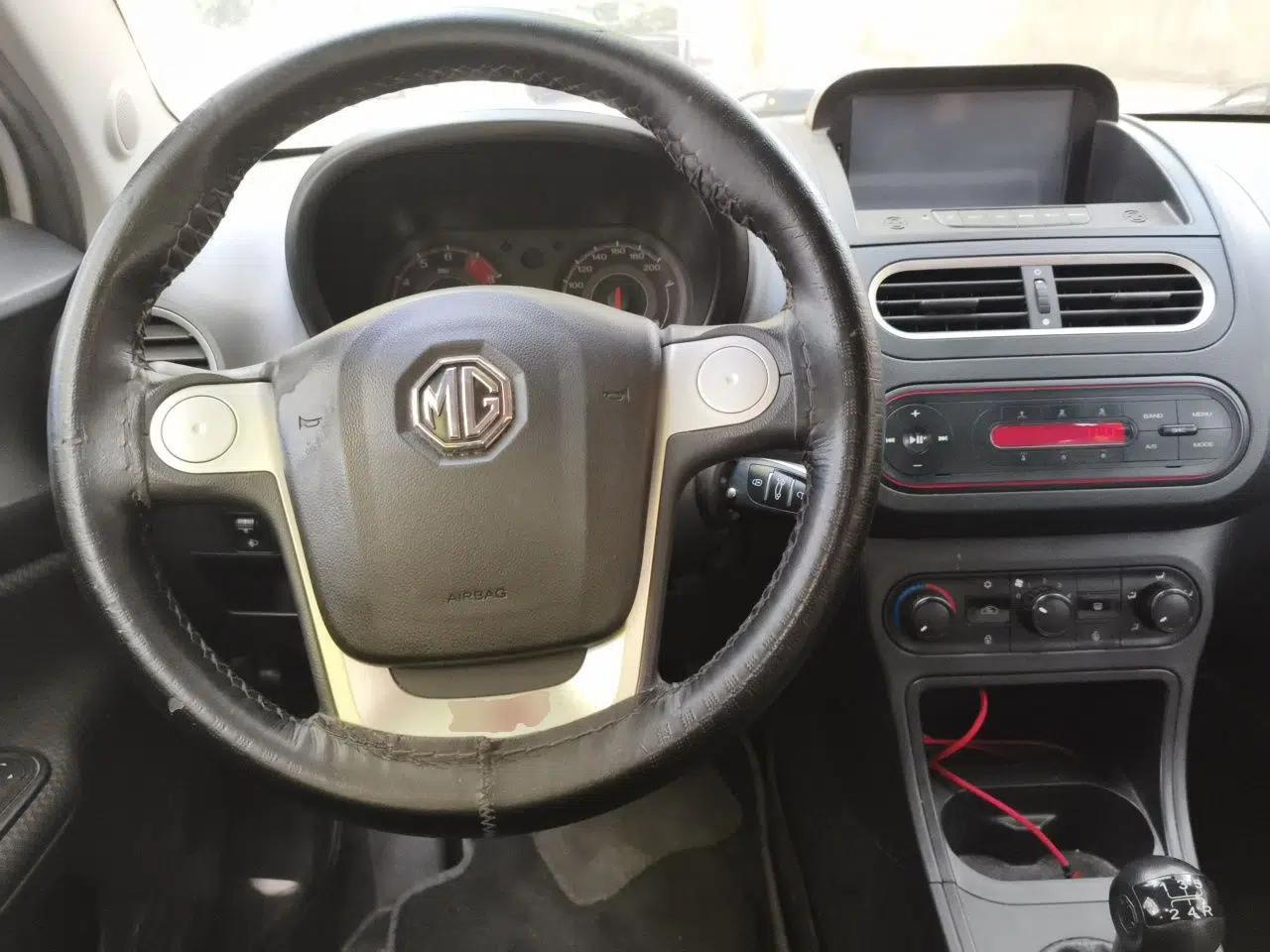 MG 3 2014 1.3L Manual Comfort Edition — миниатюра 10