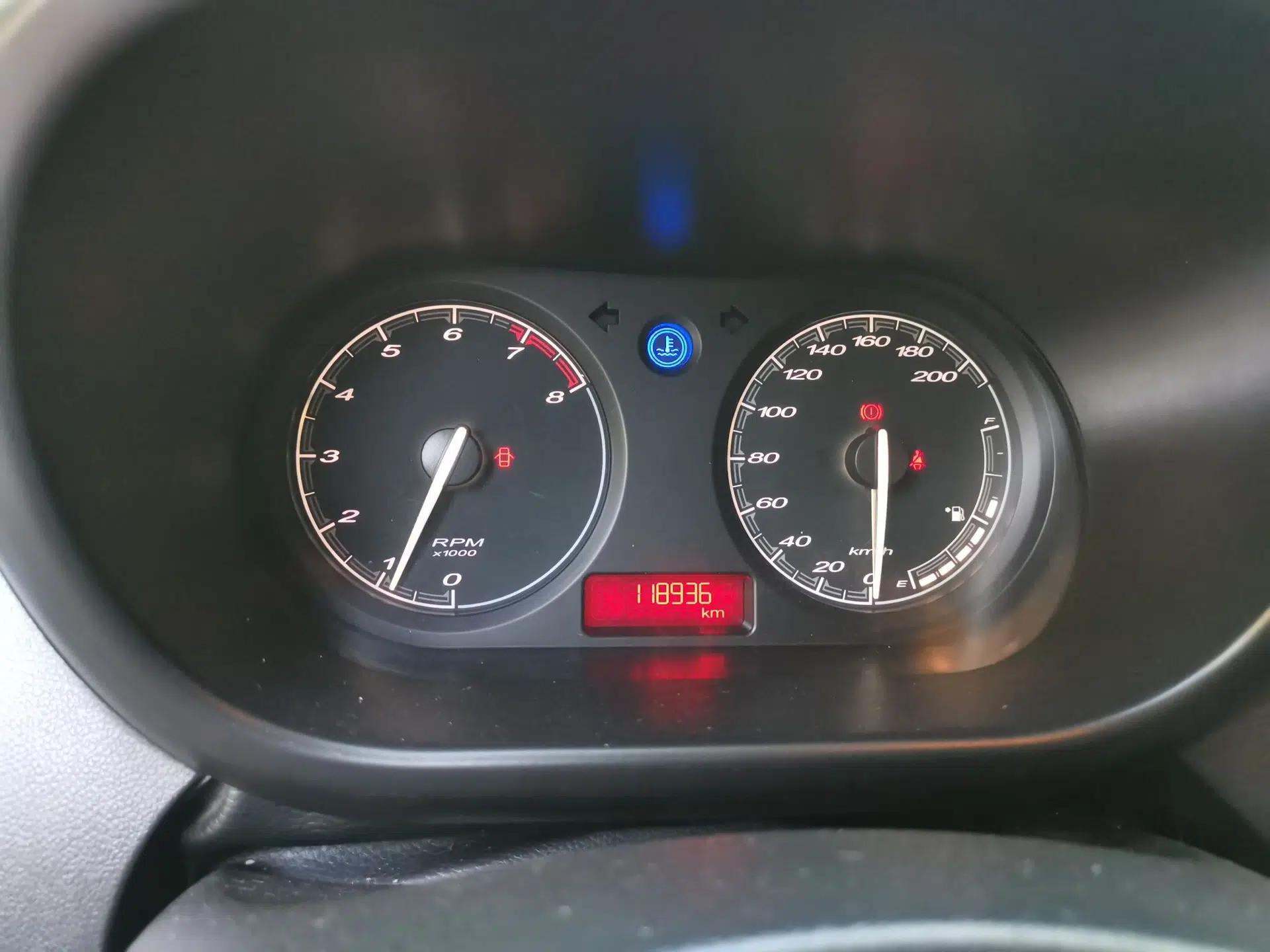MG 3 2013 1.3L Manual Comfort Edition — миниатюра 11