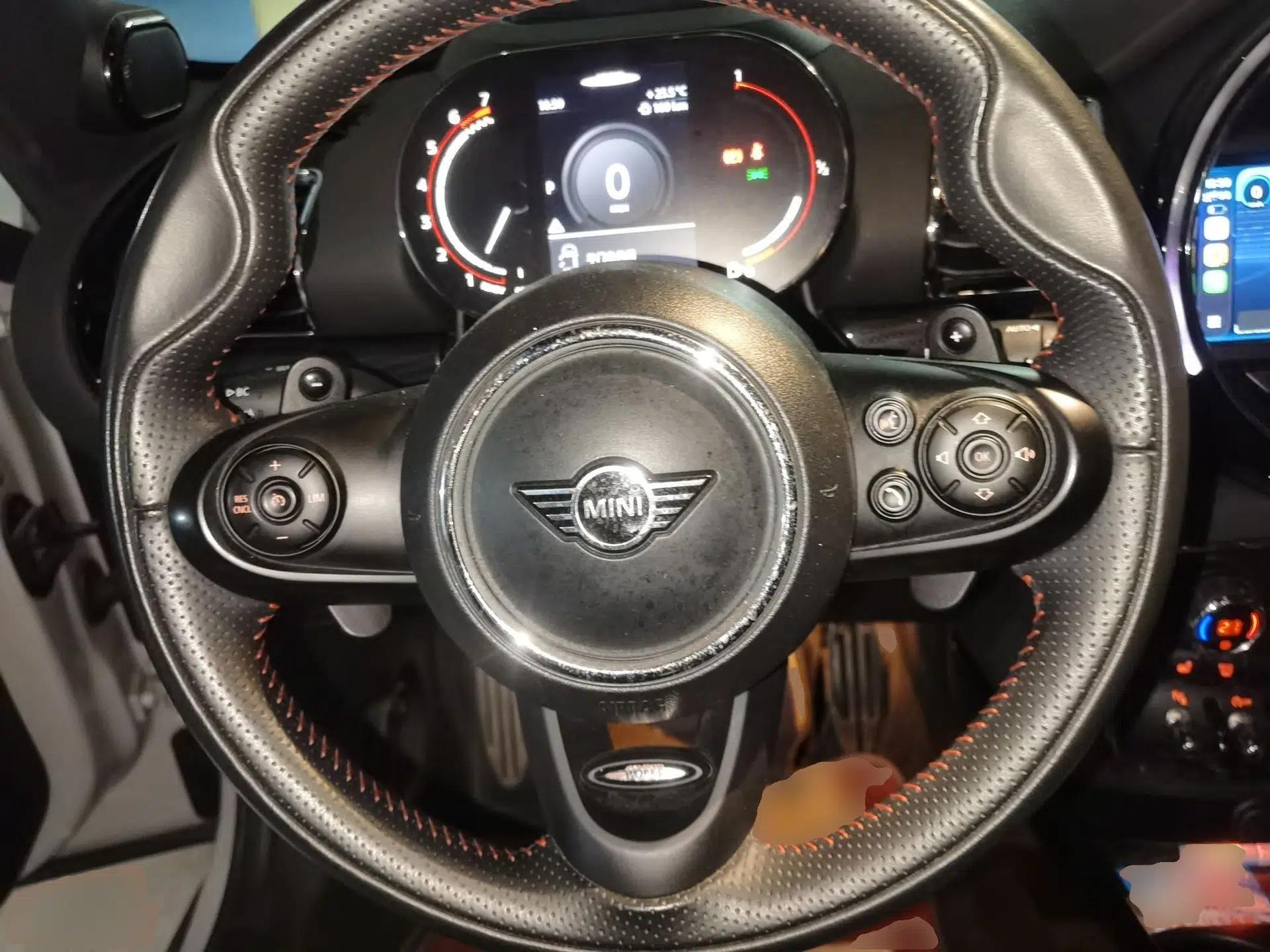 MINI JCW CLUBMAN 2020 Automatic 5-seater 2.0 — миниатюра 10
