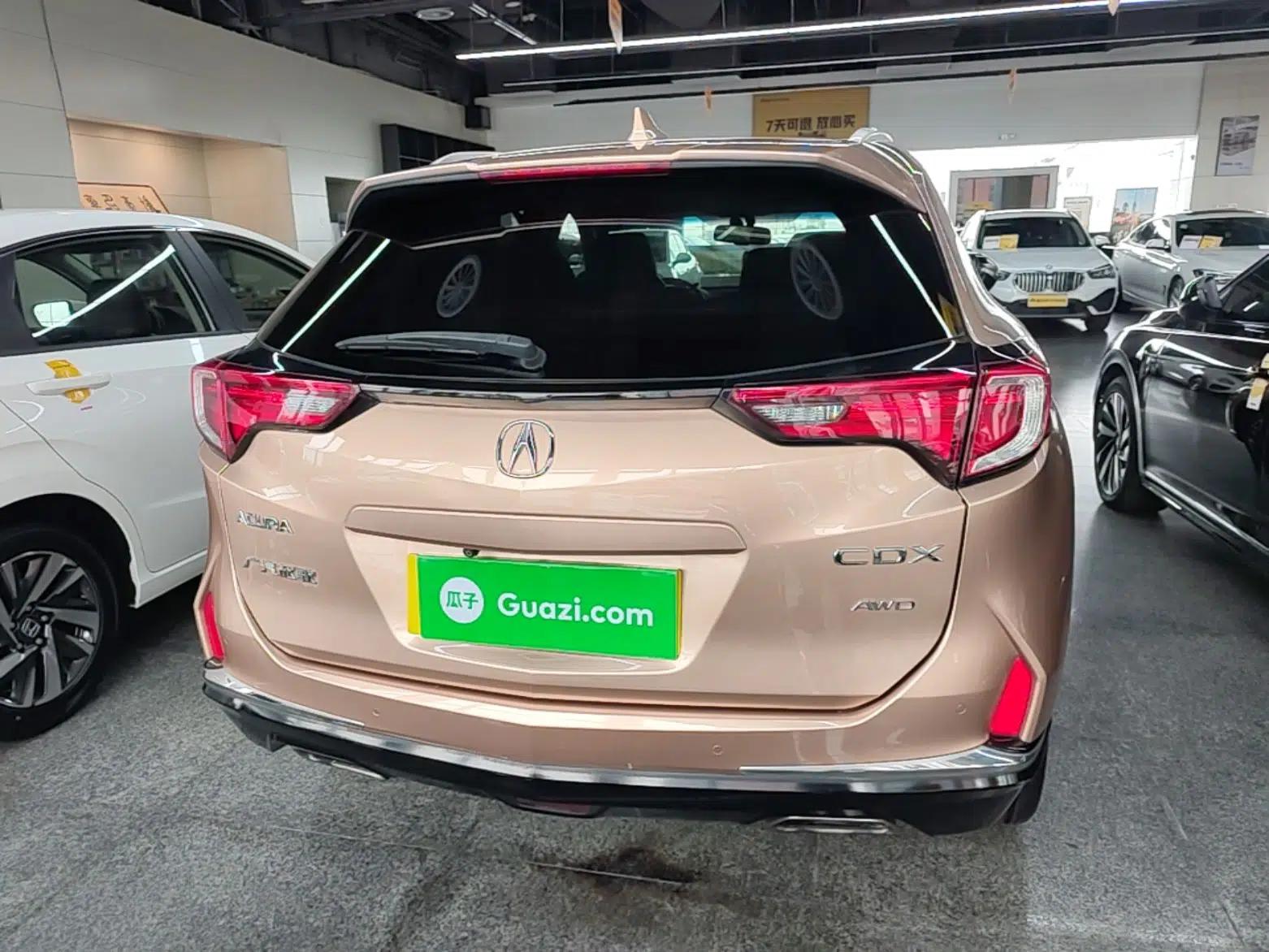 Acura CDX 2016 1.5T Four-Wheel Drive Smart Edition — миниатюра 5