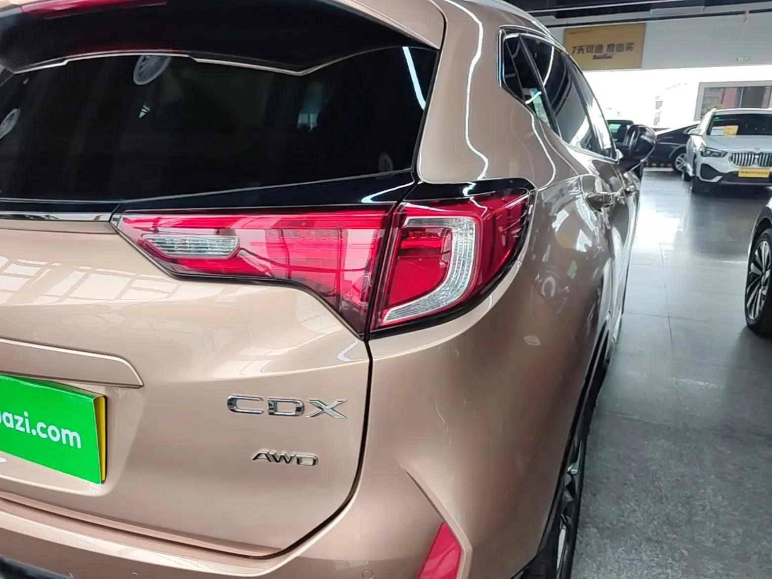 Acura CDX 2016 1.5T Four-Wheel Drive Smart Edition — миниатюра 9