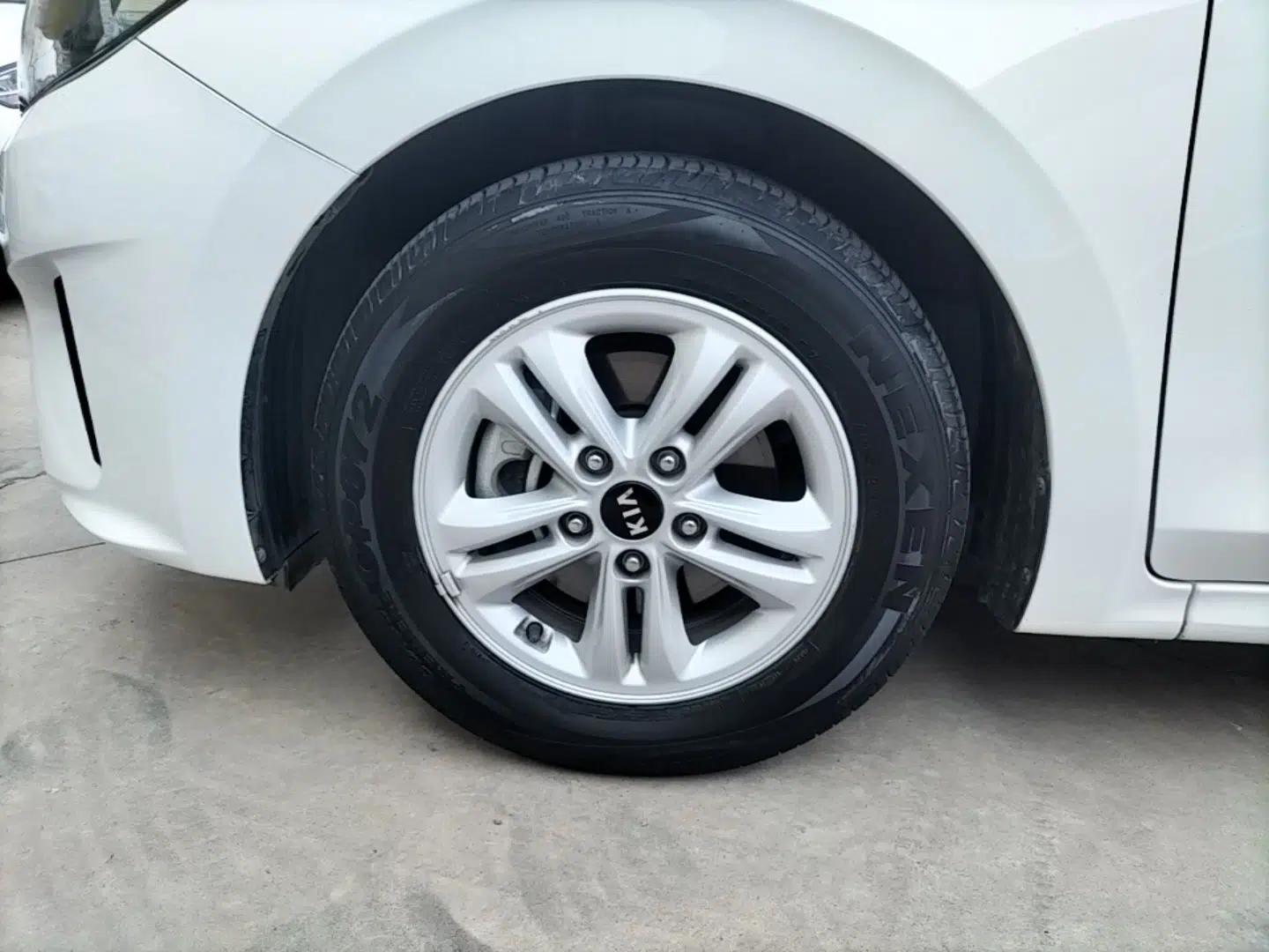 Kia Forte 2019 1.6L Automatic Fashion Edition China VI Standard — миниатюра 10