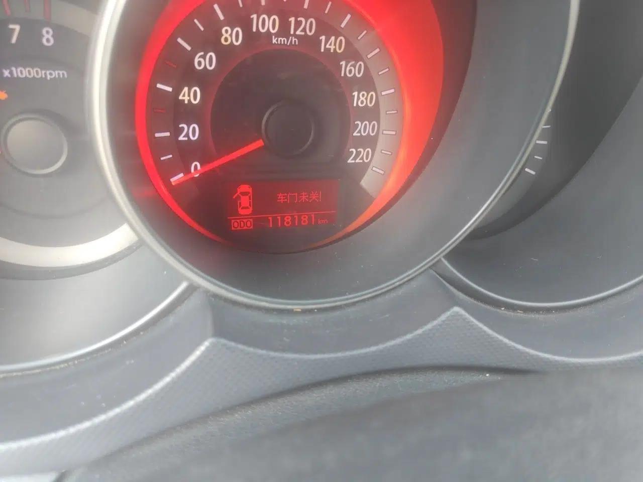 Kia Forte 2011 1.6L AT Premium — миниатюра 12
