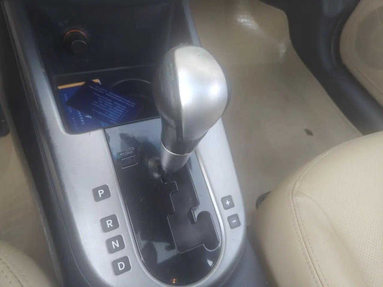 Kia Forte 2011 1.6L AT Premium — миниатюра 14