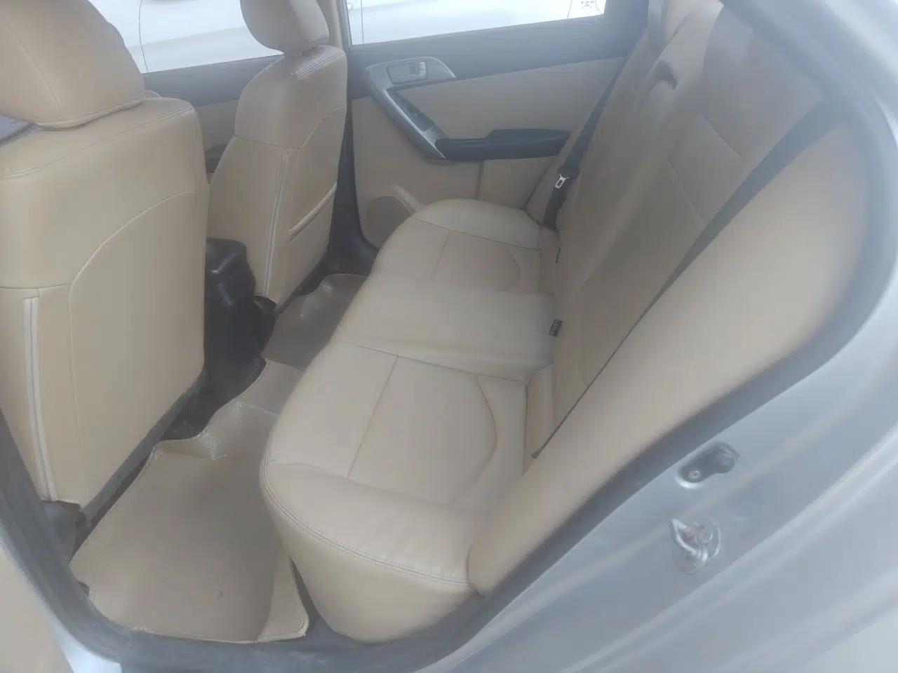 Kia Forte 2011 1.6L AT Premium — миниатюра 17