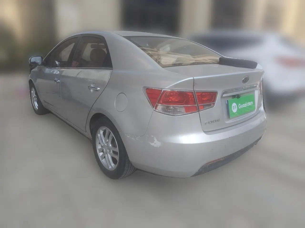 Kia Forte 2011 1.6L AT Premium — миниатюра 4