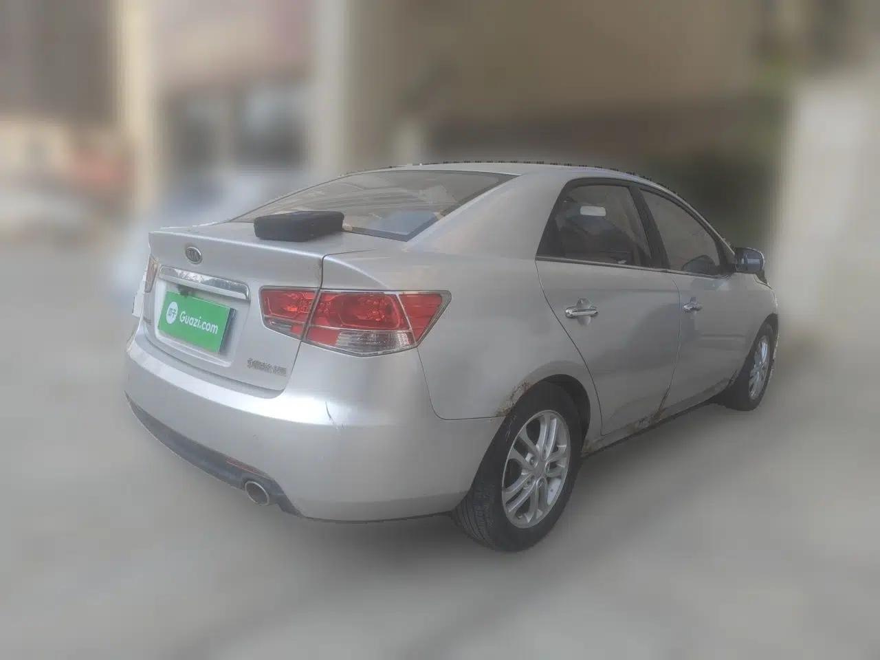 Kia Forte 2011 1.6L AT Premium — миниатюра 6