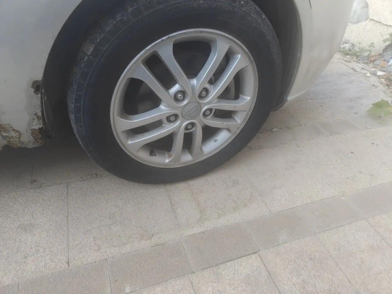Kia Forte 2011 1.6L AT Premium — миниатюра 8
