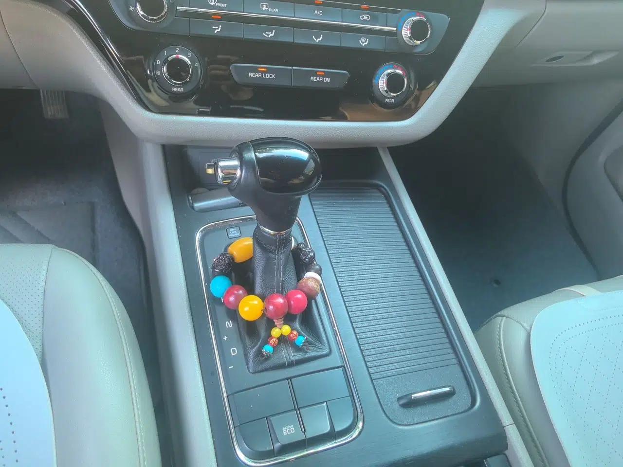 Kia Carnival 2015 2.2T Comfort Edition China IV Standard — миниатюра 14