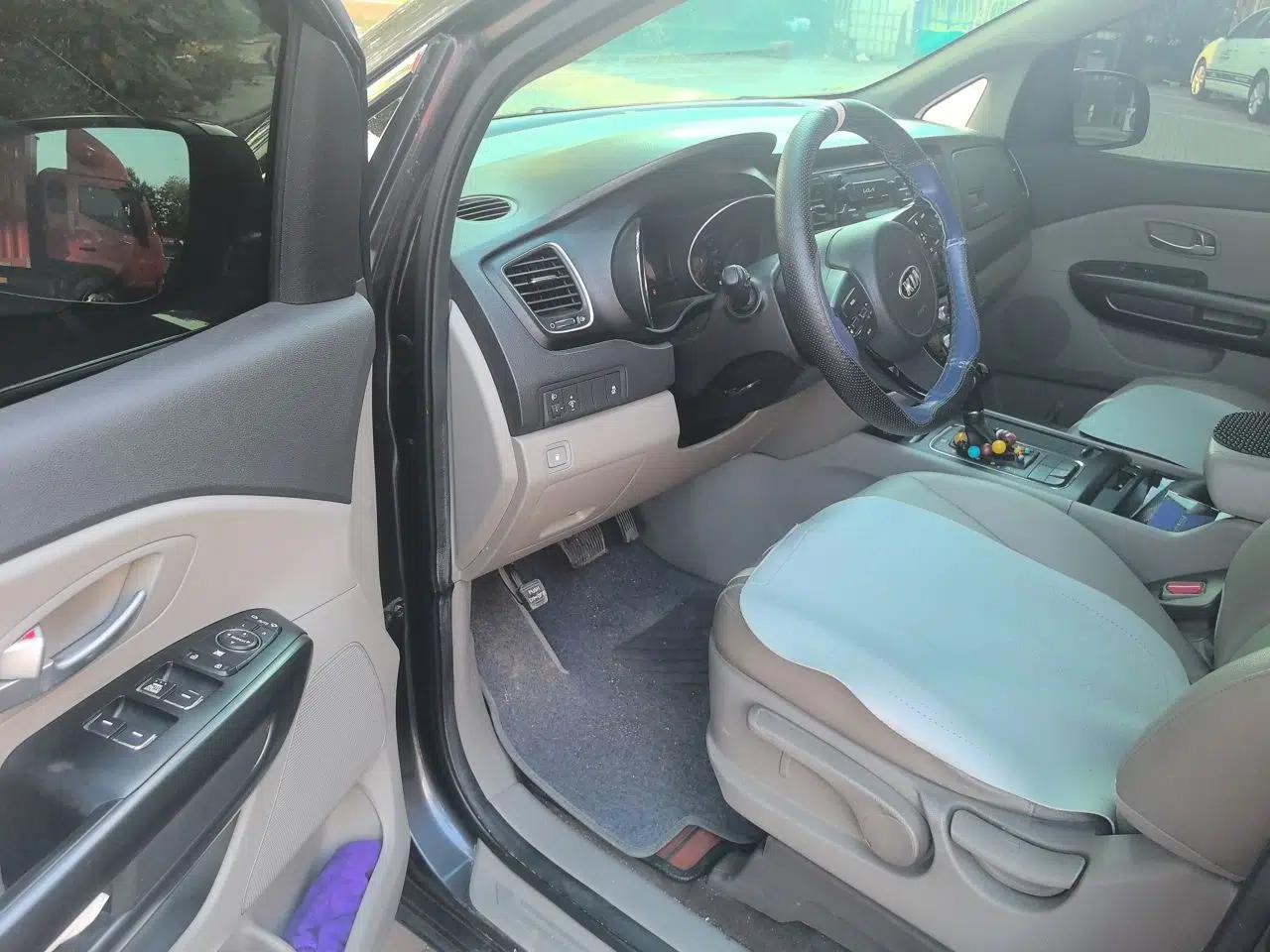 Kia Carnival 2015 2.2T Comfort Edition China IV Standard — миниатюра 16