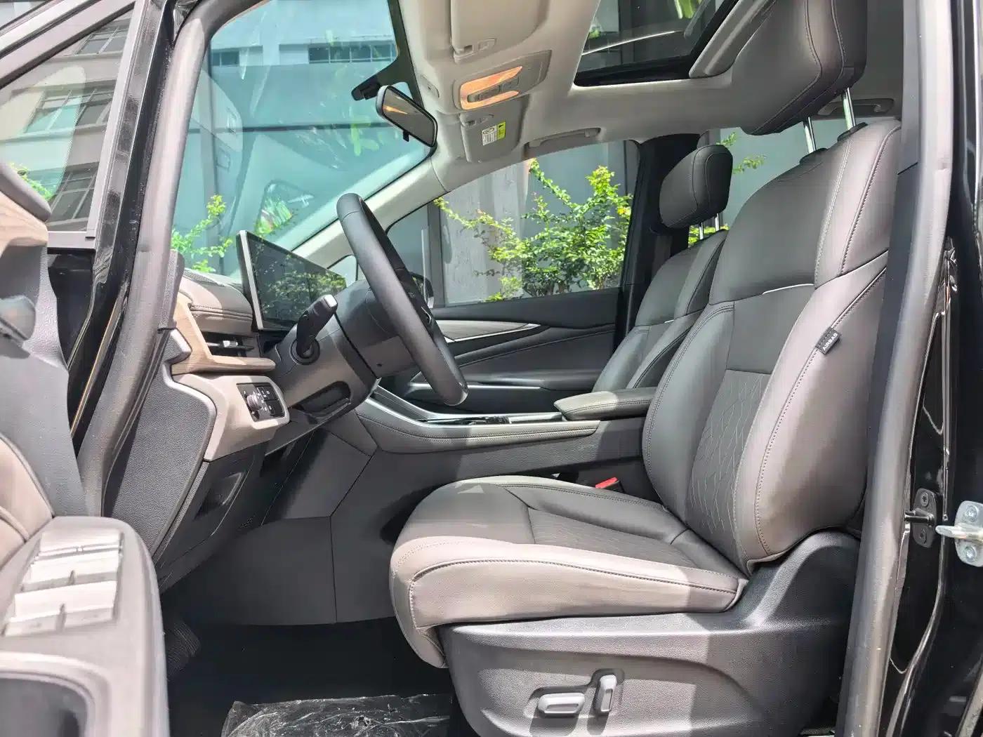 Maxus G50 Plug-in Hybrid 2025 Navigator Edition — миниатюра 11