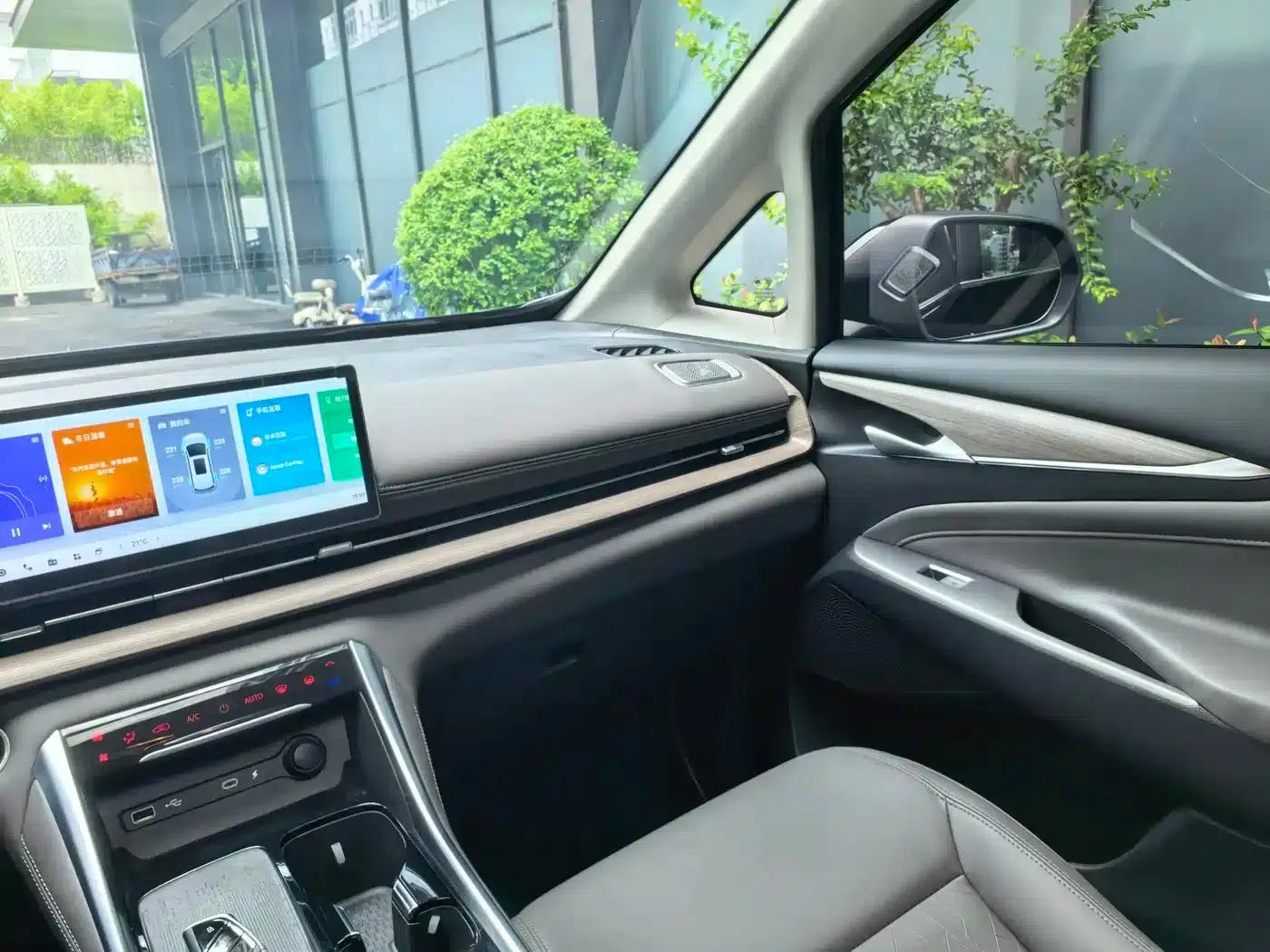 Maxus G50 Plug-in Hybrid 2025 Navigator Edition — миниатюра 19