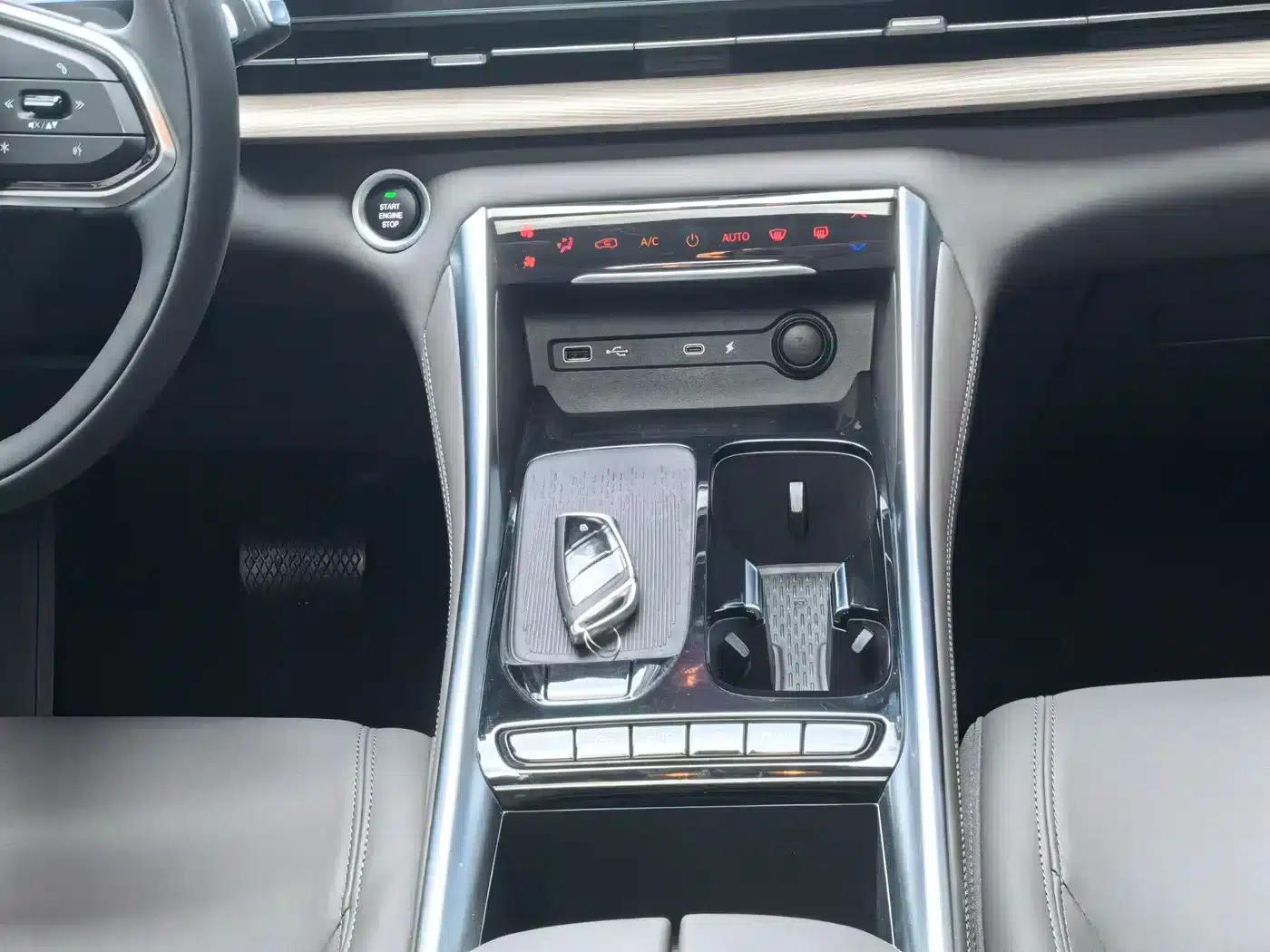 Maxus G50 Plug-in Hybrid 2025 Navigator Edition — миниатюра 22