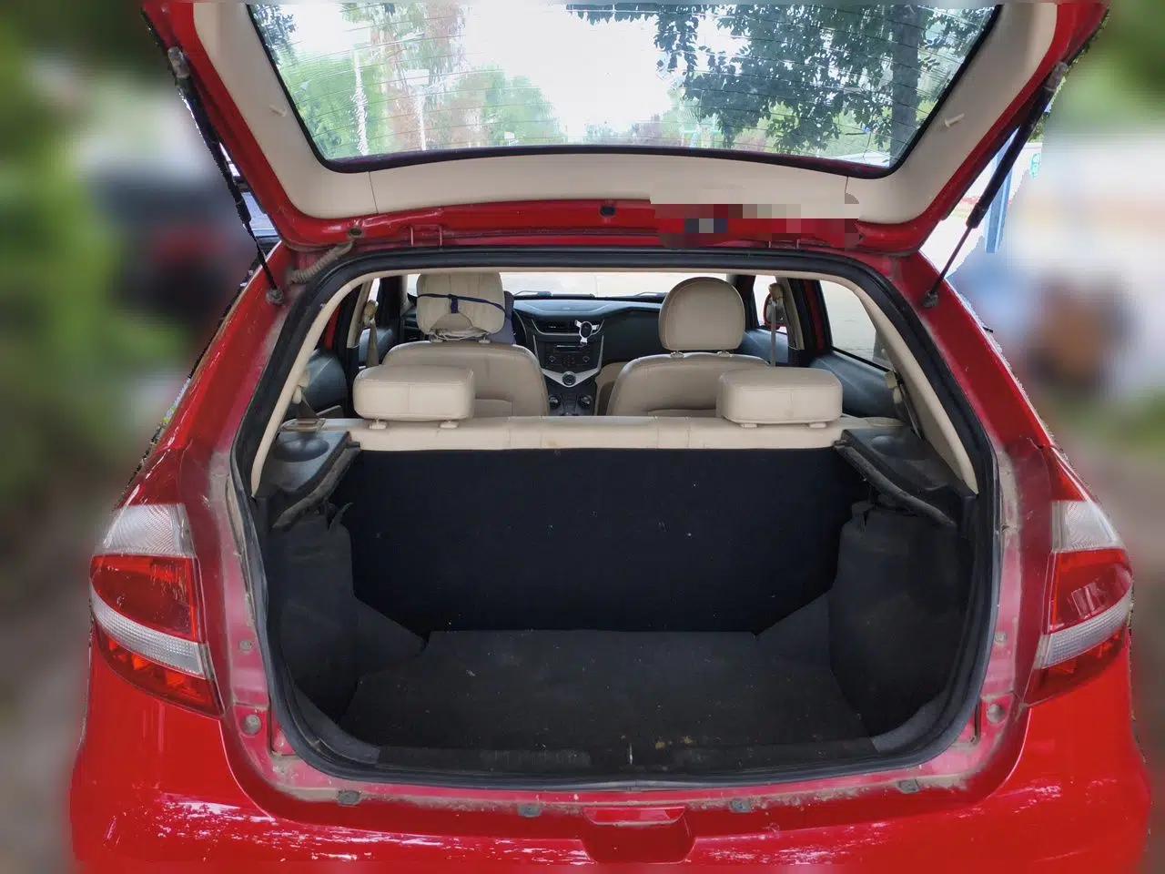 Chery Fengyun 2 2014 Hatchback 1.5L Manual New Youth Edition — миниатюра 19