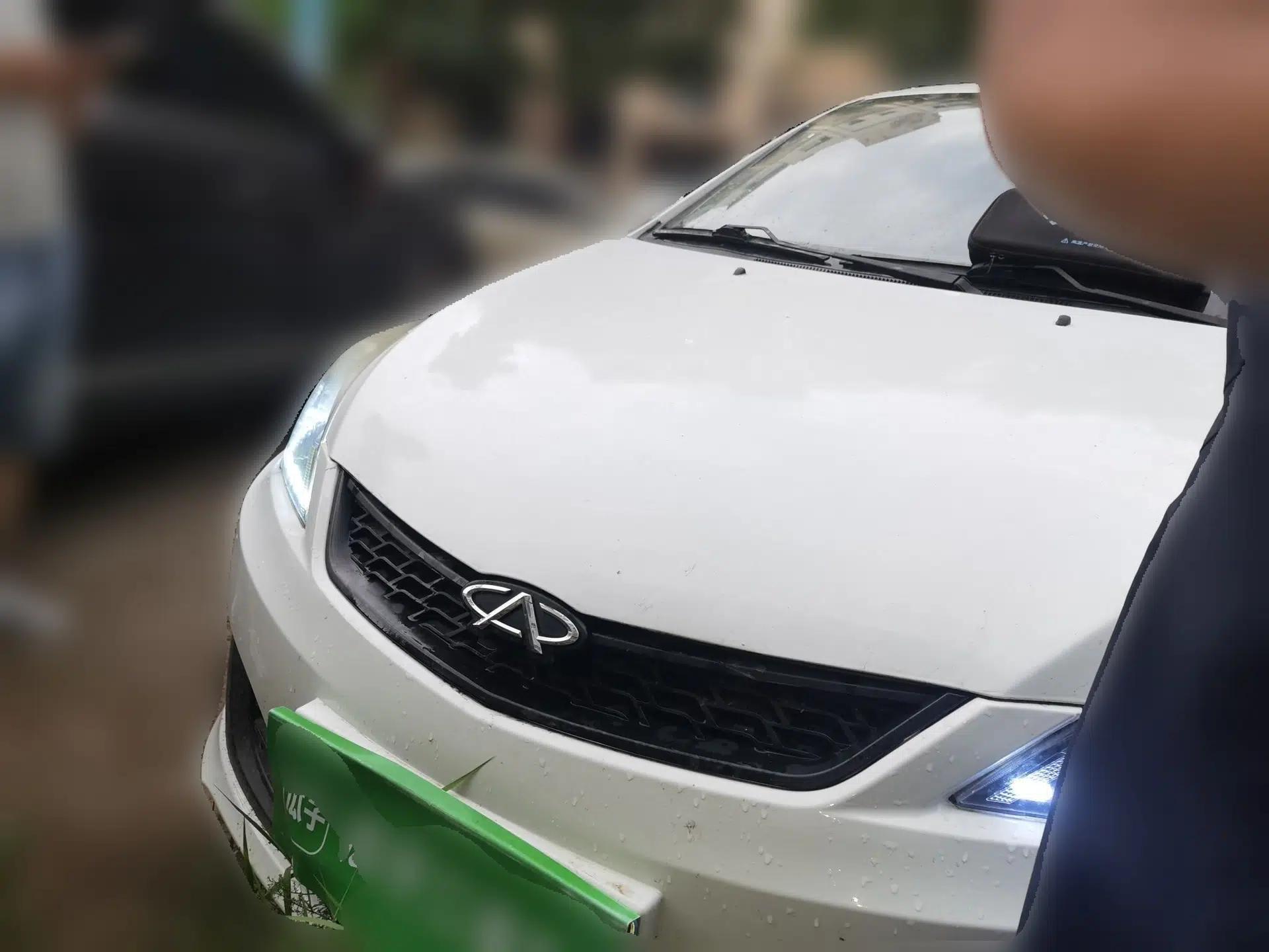 Chery Fengyun 2 2014 Hatchback 1.5L Manual New Youth Edition — миниатюра 2