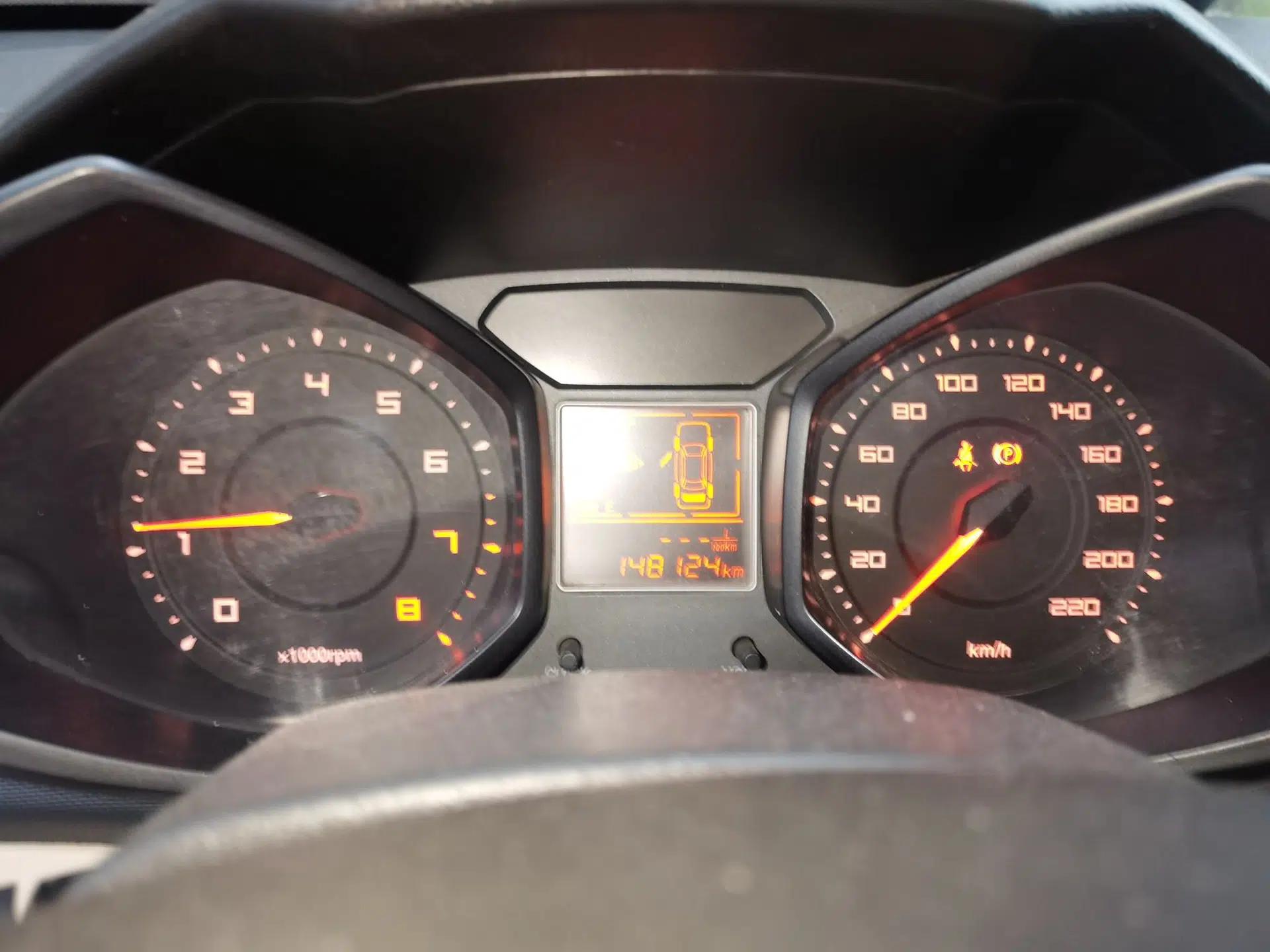 Chery Fengyun 2 2014 Hatchback 1.5L Manual New Youth Edition — миниатюра 11