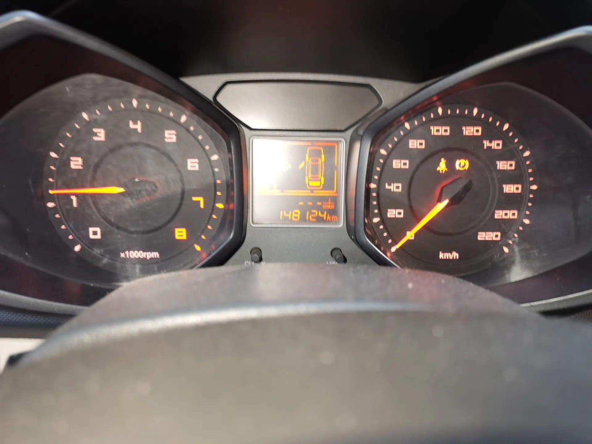Chery Fengyun 2 2014 Hatchback 1.5L Manual New Youth Edition — миниатюра 12