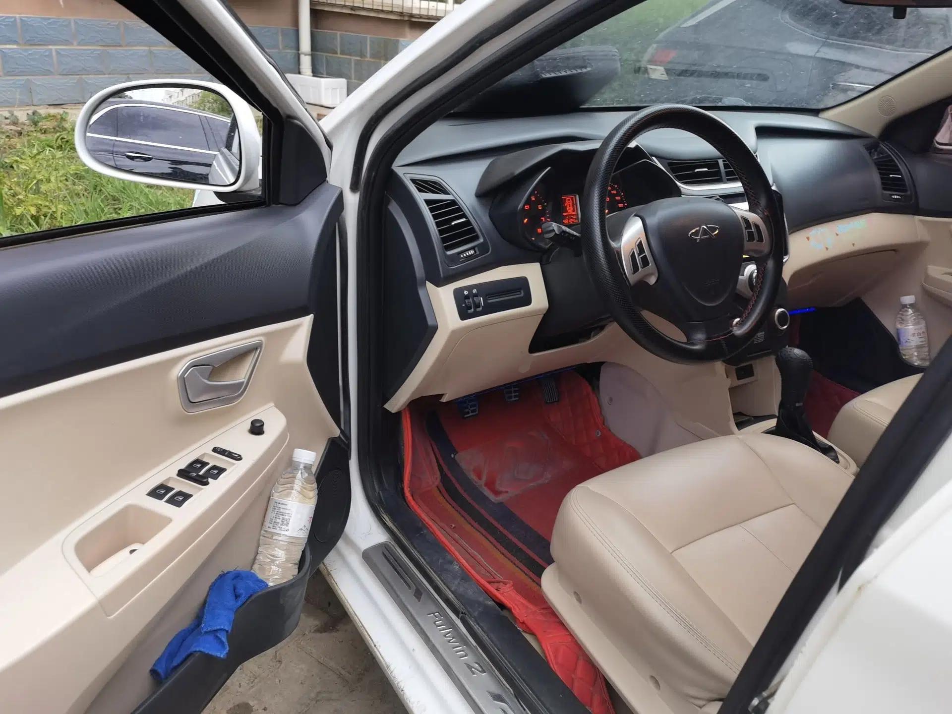 Chery Fengyun 2 2014 Hatchback 1.5L Manual New Youth Edition — миниатюра 16