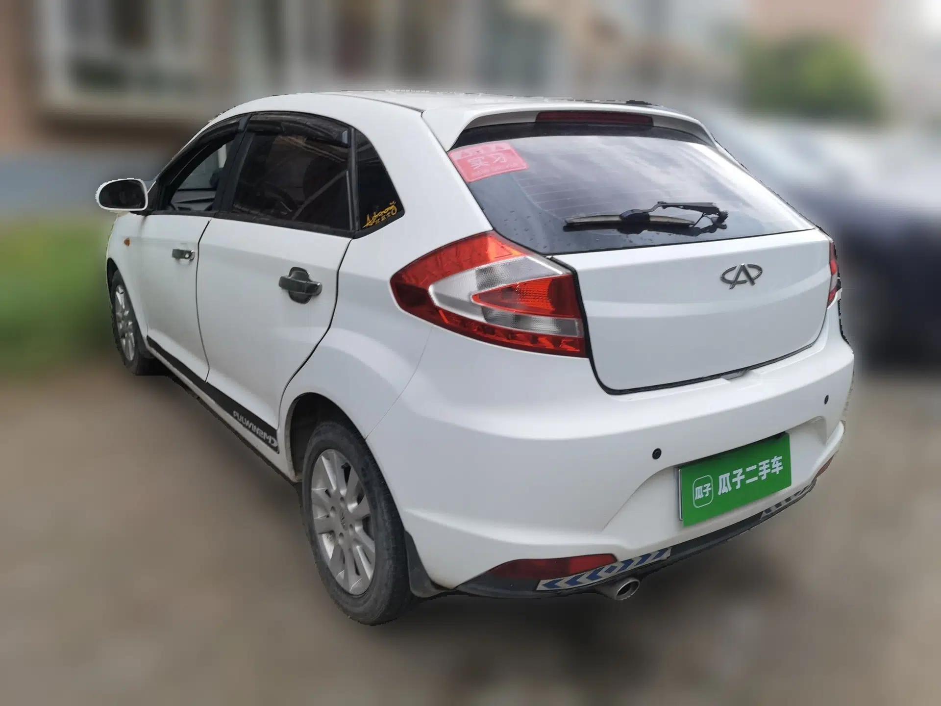 Chery Fengyun 2 2014 Hatchback 1.5L Manual New Youth Edition — миниатюра 4
