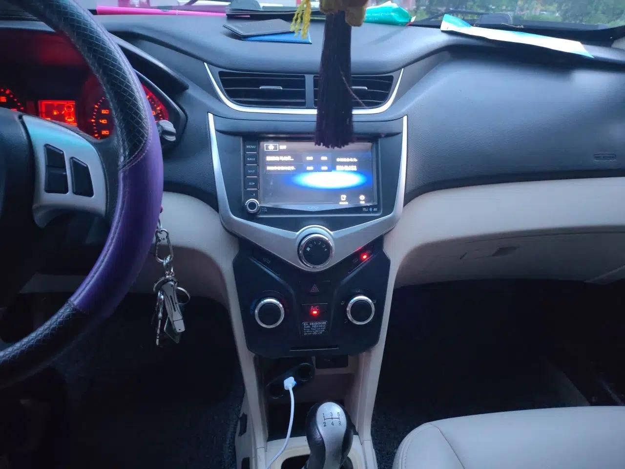 Chery Fengyun 2 2013 Hatchback 1.5L Manual Ruiyi Edition — миниатюра 13