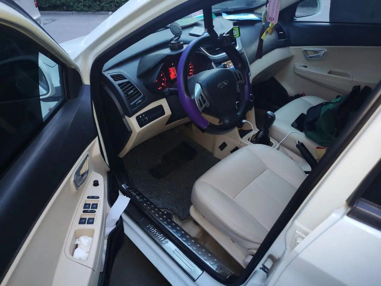 Chery Fengyun 2 2013 Hatchback 1.5L Manual Ruiyi Edition — миниатюра 16