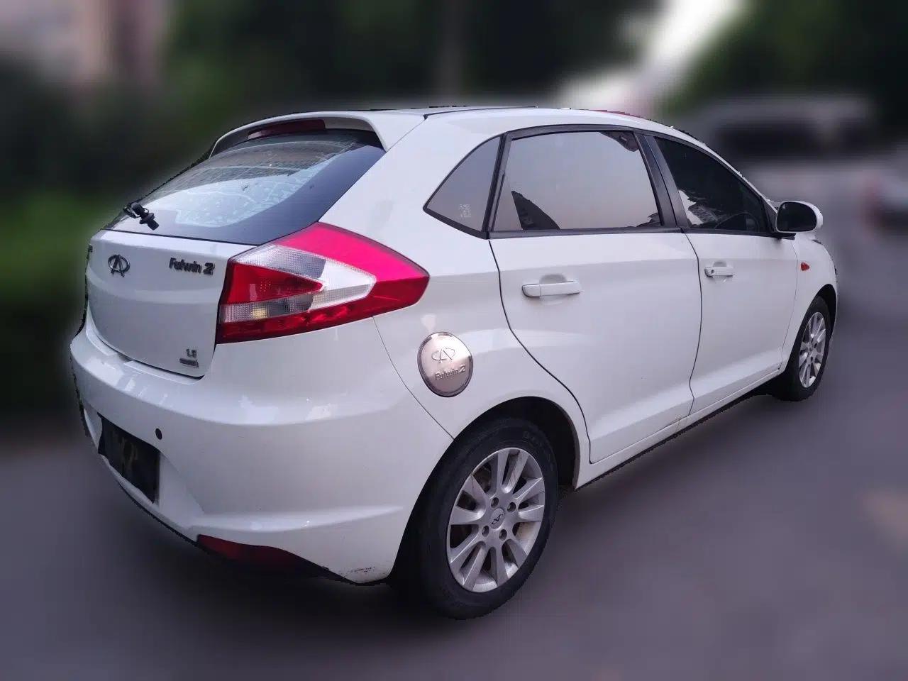 Chery Fengyun 2 2013 Hatchback 1.5L Manual Ruiyi Edition — миниатюра 6