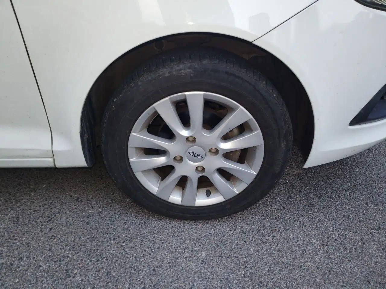 Chery Fengyun 2 2013 Hatchback 1.5L Manual Ruiyi Edition — миниатюра 8