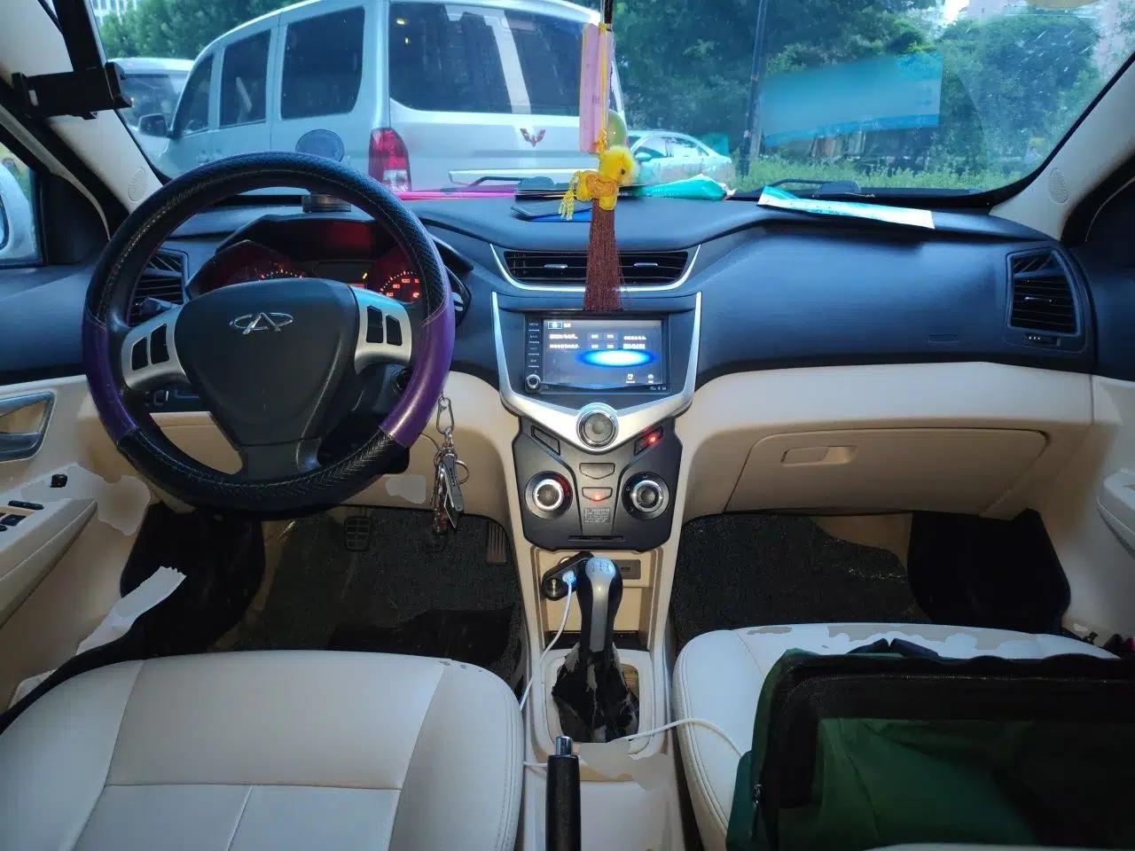 Chery Fengyun 2 2013 Hatchback 1.5L Manual Ruiyi Edition — миниатюра 9