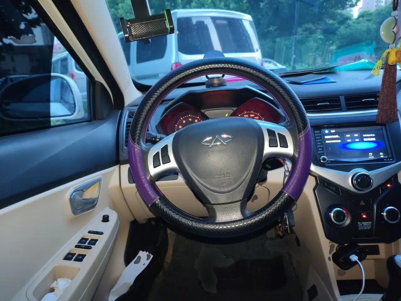 Chery Fengyun 2 2013 Hatchback 1.5L Manual Ruiyi Edition — миниатюра 10