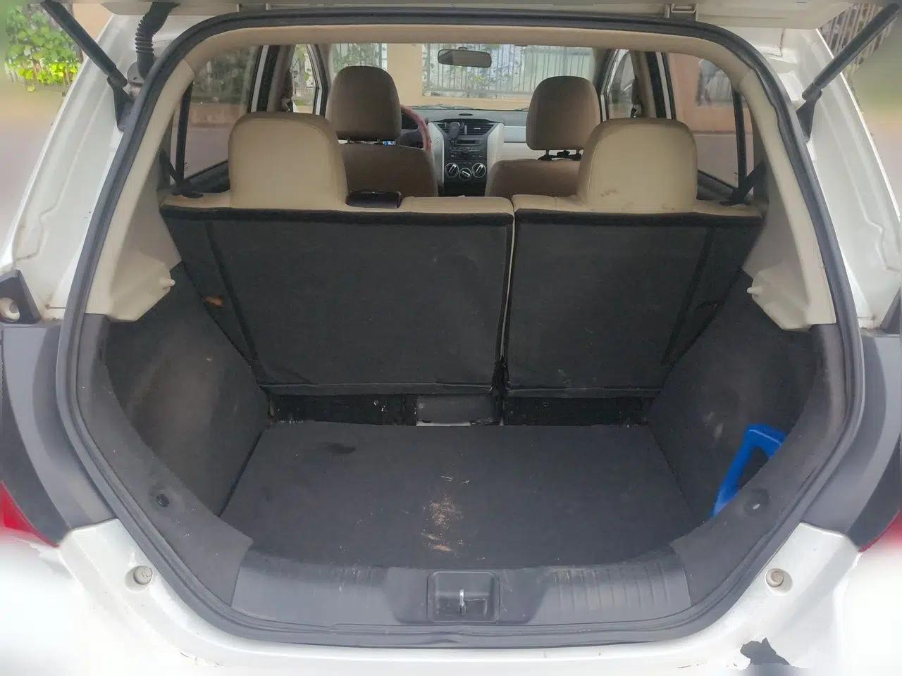Venucia R50 2015 1.6L Manual Fashion Edition — миниатюра 19