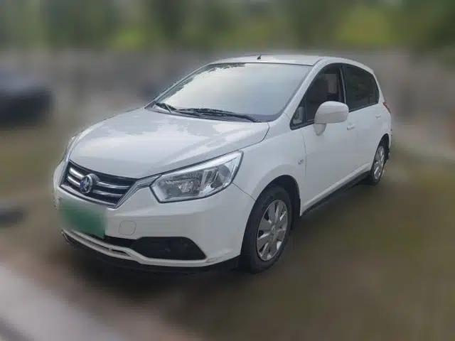 Venucia R50 2015 1.6L Manual Fashion Edition