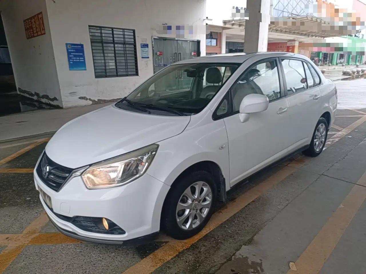 Venucia D50 2015 1.6L Manual Luxury Edition — миниатюра 1