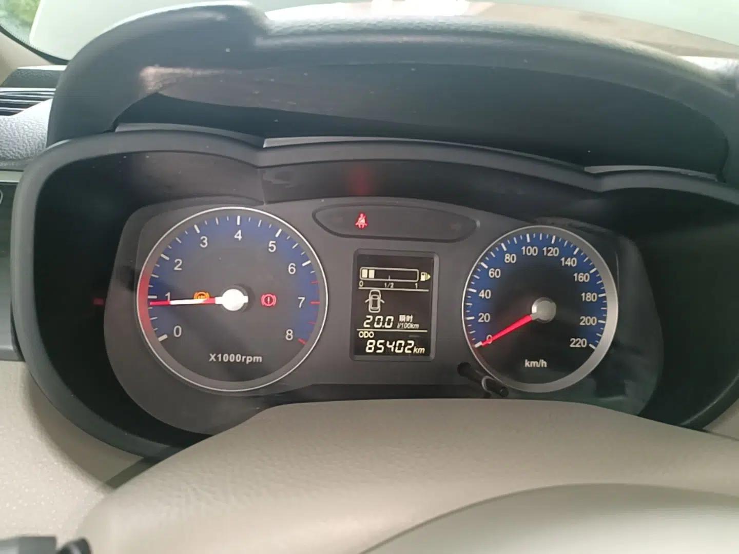 Venucia D50 2015 1.6L Manual Luxury Edition — миниатюра 14