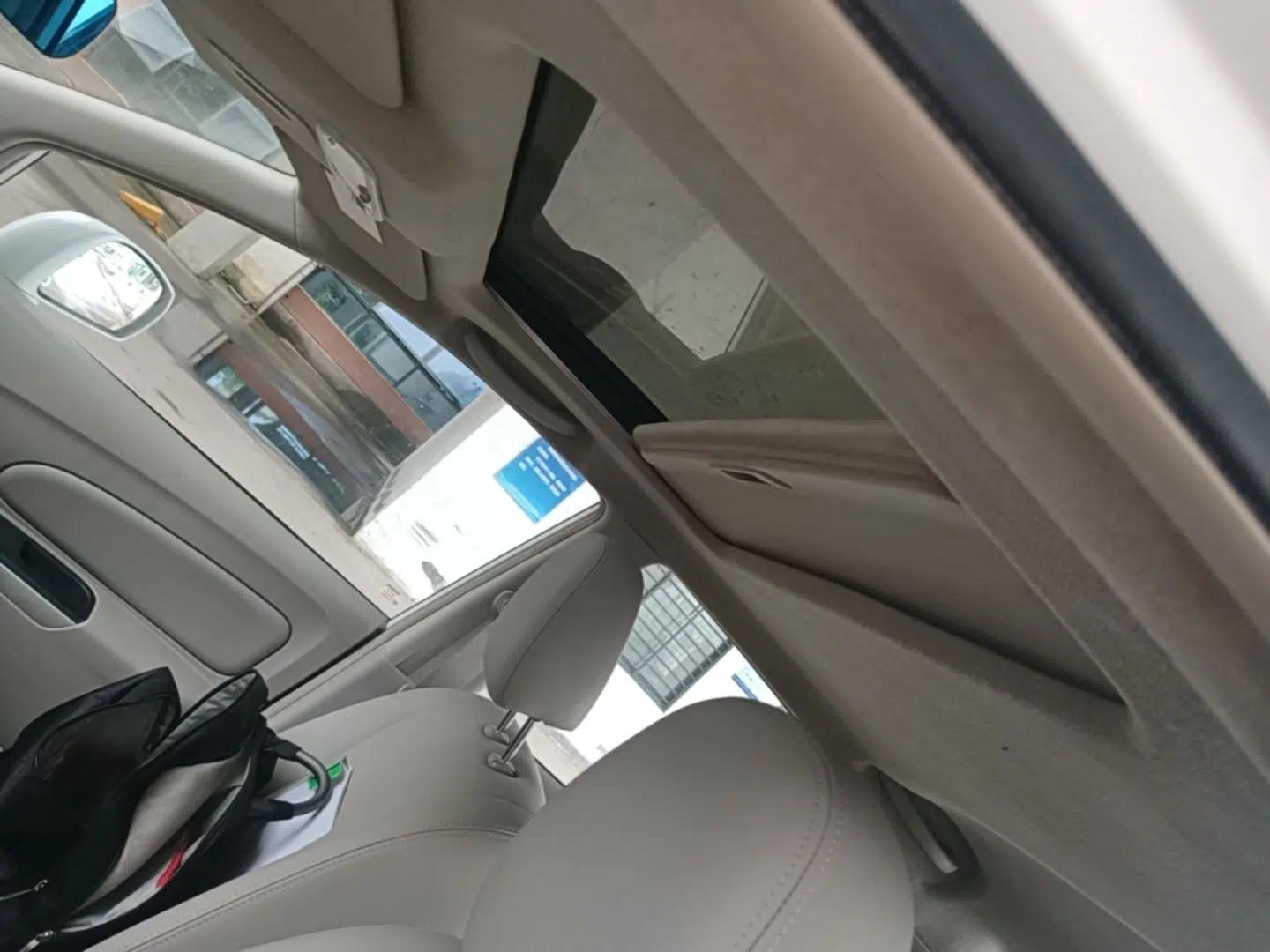 Venucia D50 2015 1.6L Manual Luxury Edition — миниатюра 21