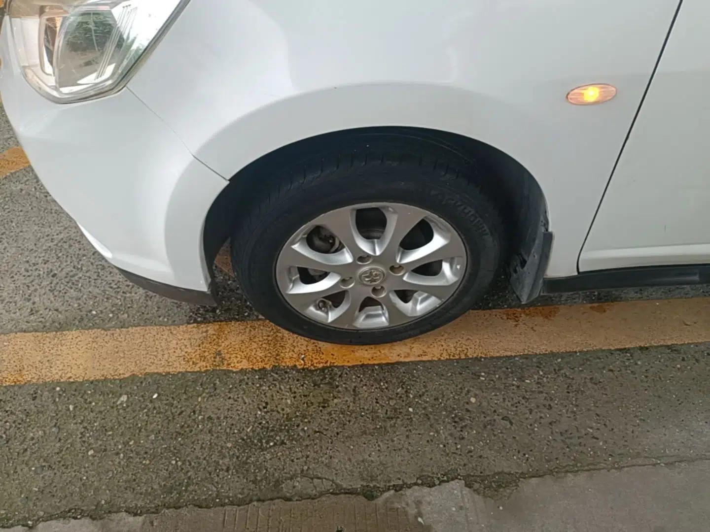 Venucia D50 2015 1.6L Manual Luxury Edition — миниатюра 10
