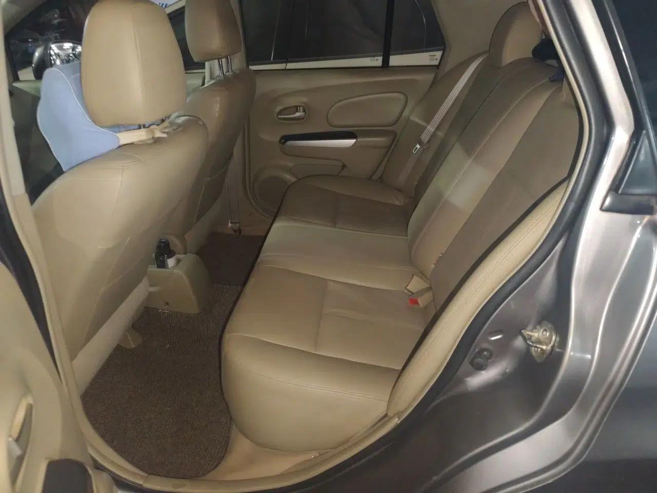 Venucia D50 2013 1.6L Manual Luxury Edition — миниатюра 17
