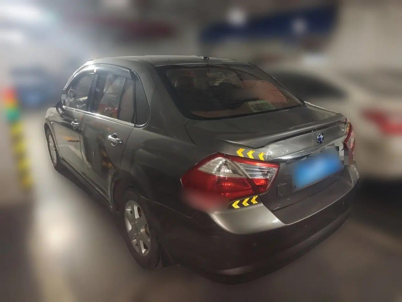 Venucia D50 2013 1.6L Manual Luxury Edition — миниатюра 4