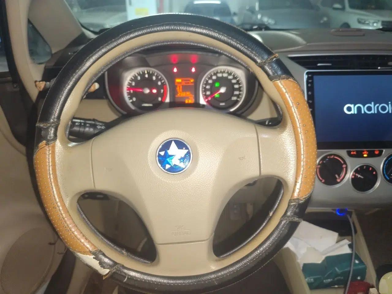 Venucia D50 2013 1.6L Manual Luxury Edition — миниатюра 10