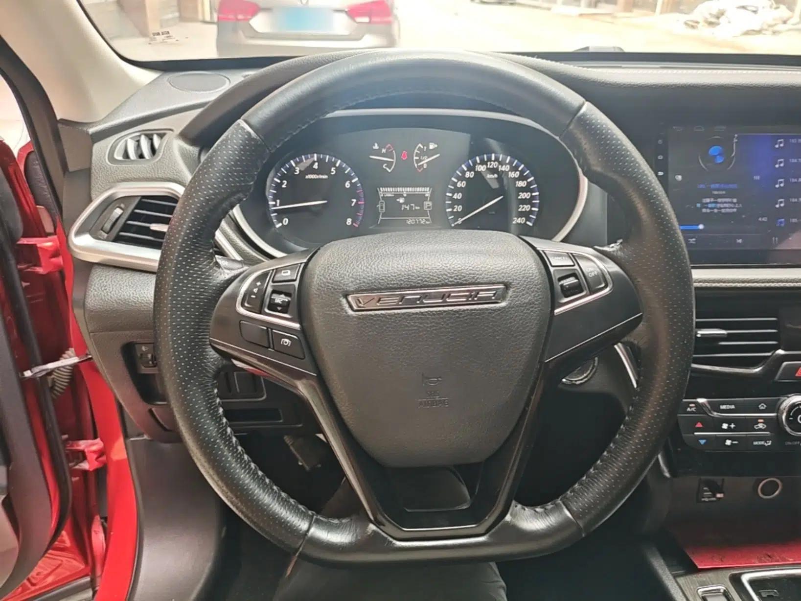 Venucia T90 2017 2.0L CVT Smart Edition — миниатюра 13
