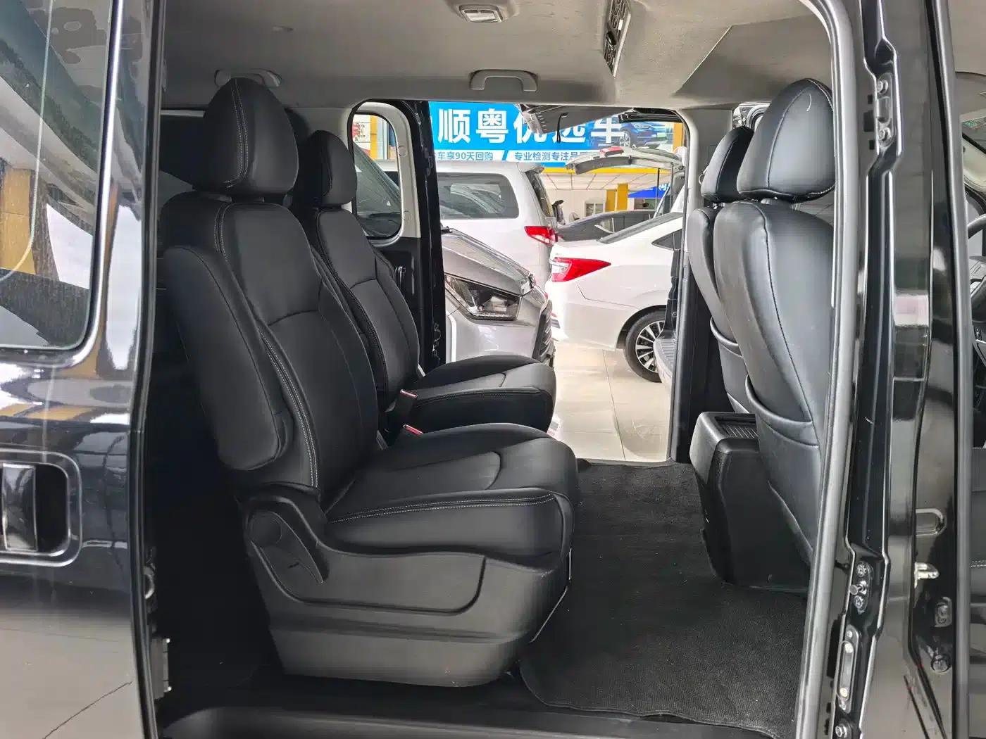 Lingzhi PLUS 2021 2.0L Manual Comfort 7-Seater — миниатюра 7