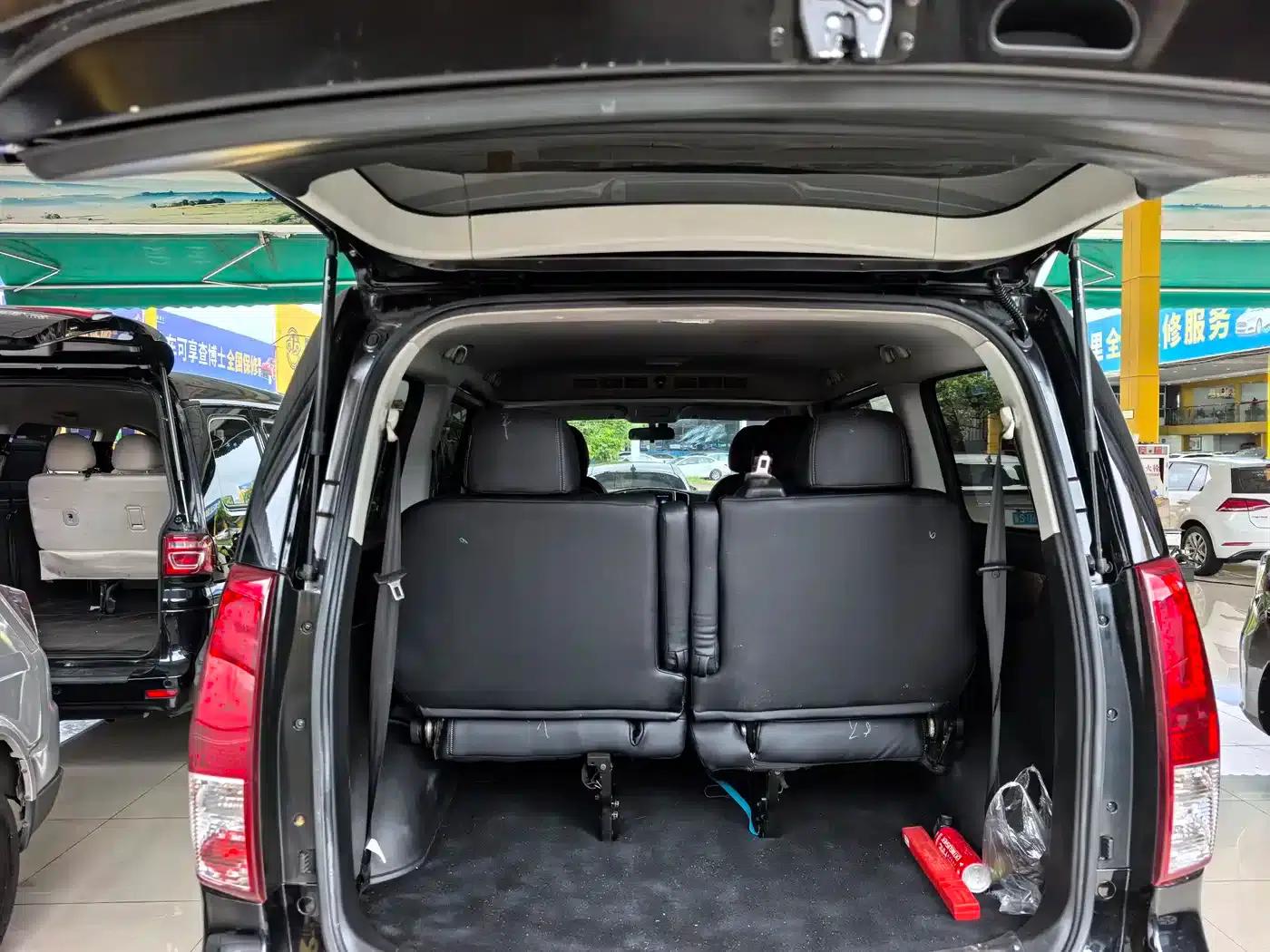 Lingzhi PLUS 2021 2.0L Manual Comfort 7-Seater — миниатюра 10
